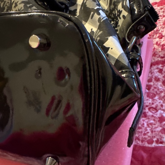 Burberry Black and Gray Floral Shoulder Bag - Picture 4 of 8